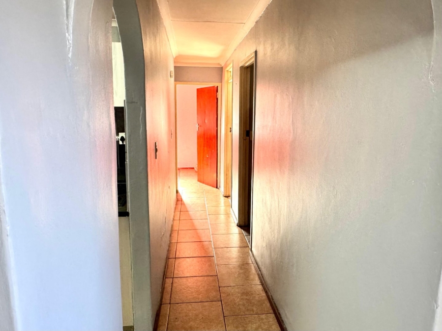 To Let 3 Bedroom Property for Rent in Strandfontein Village Western Cape